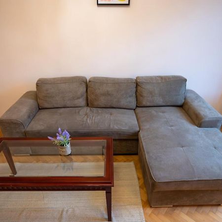 Spacious 1Bdr Apartment Near City Center Szófia Kültér fotó