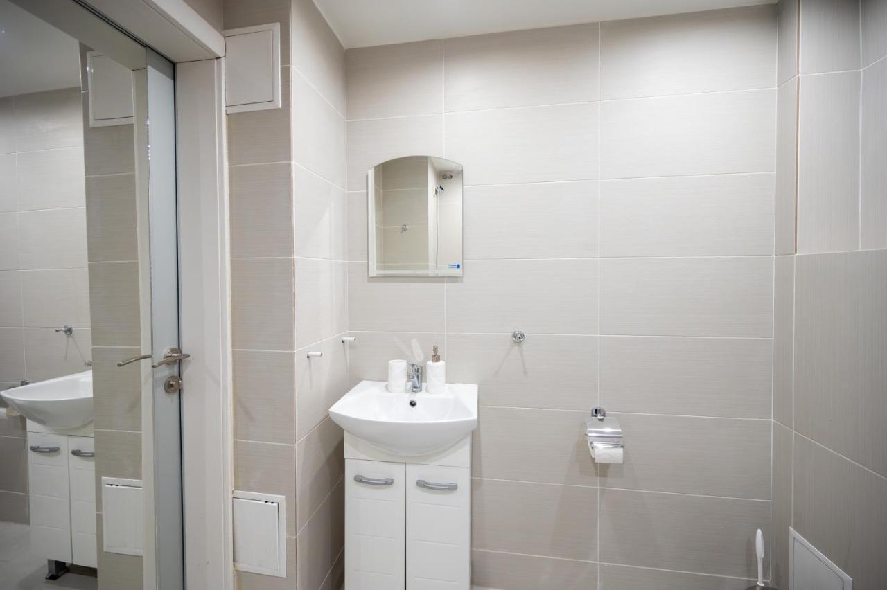 Spacious 1Bdr Apartment Near City Center Szófia Kültér fotó
