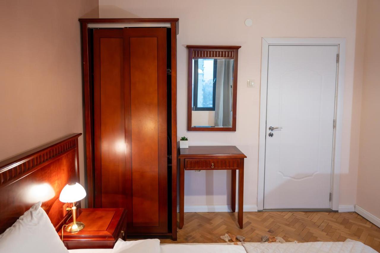 Spacious 1Bdr Apartment Near City Center Szófia Kültér fotó