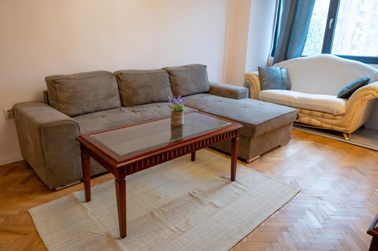 Spacious 1Bdr Apartment Near City Center Szófia Kültér fotó