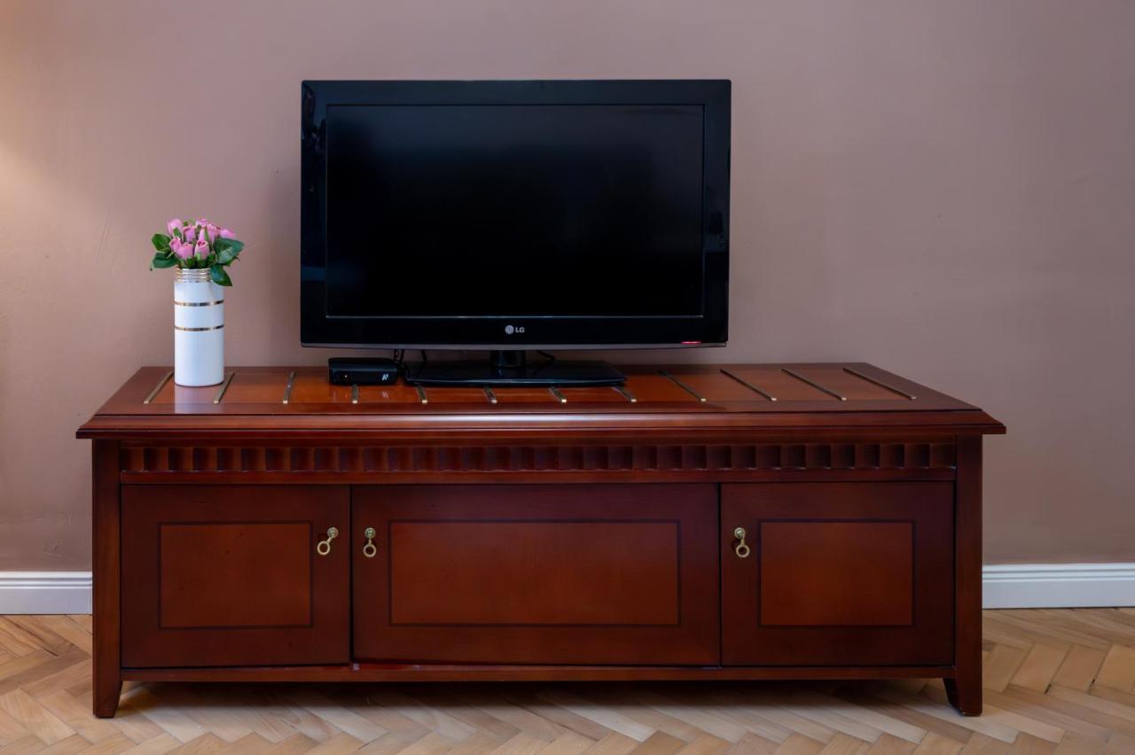 Spacious 1Bdr Apartment Near City Center Szófia Kültér fotó